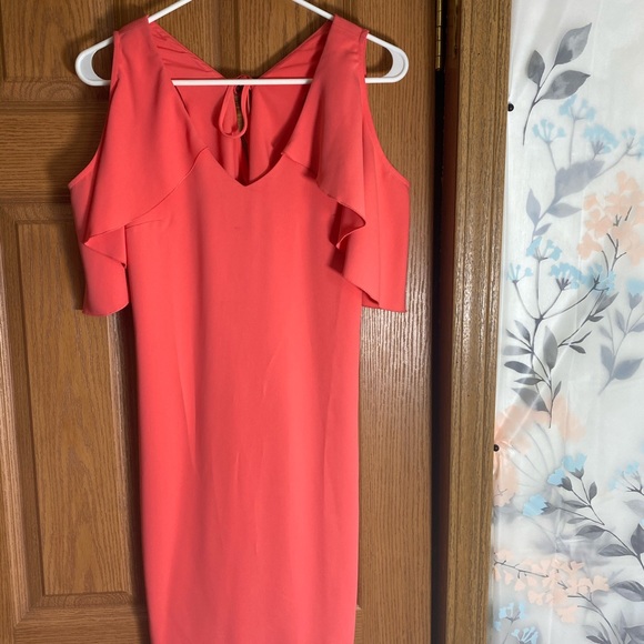 NWT Trina Turk pink ruffle v-neck open back cold shoulder mini dress - Picture 4 of 8